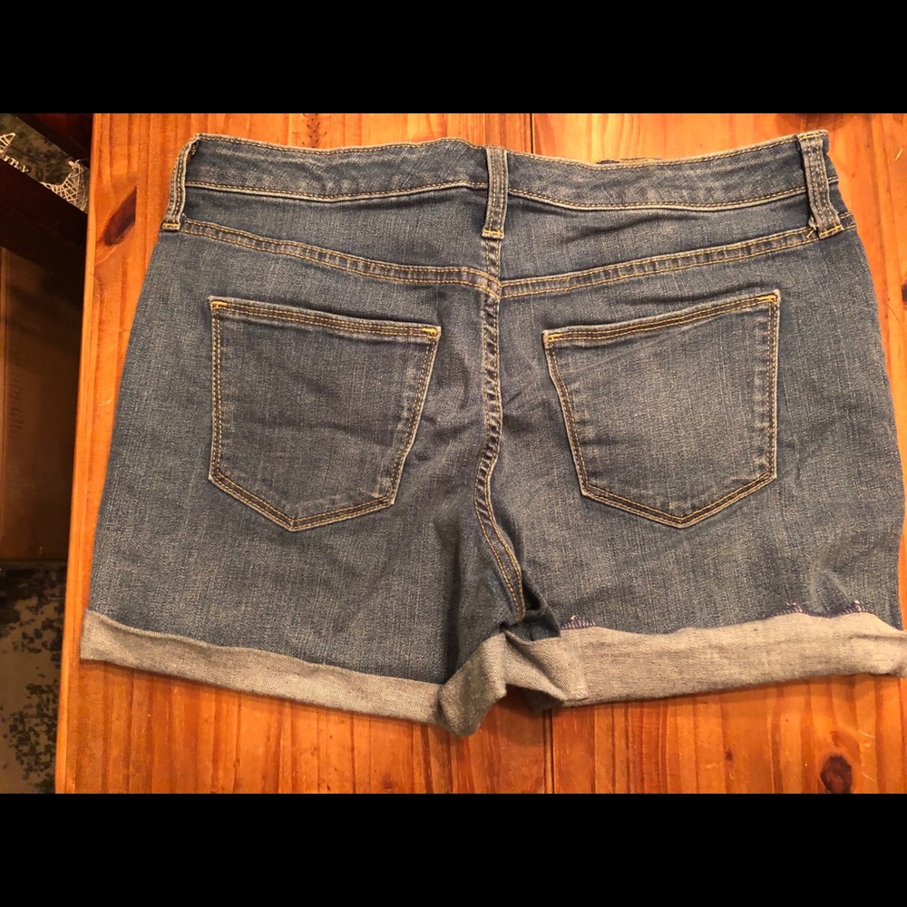 Universal Thread Shorts - Picture 3 of 3